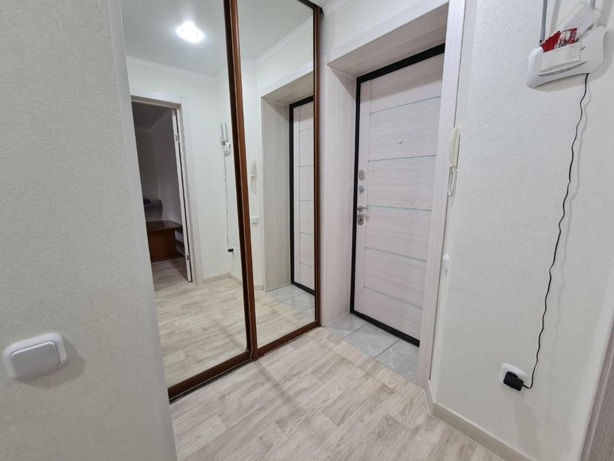 Посуточная Квартира На Мухита C Wi-Fi Uralsk Exterior photo