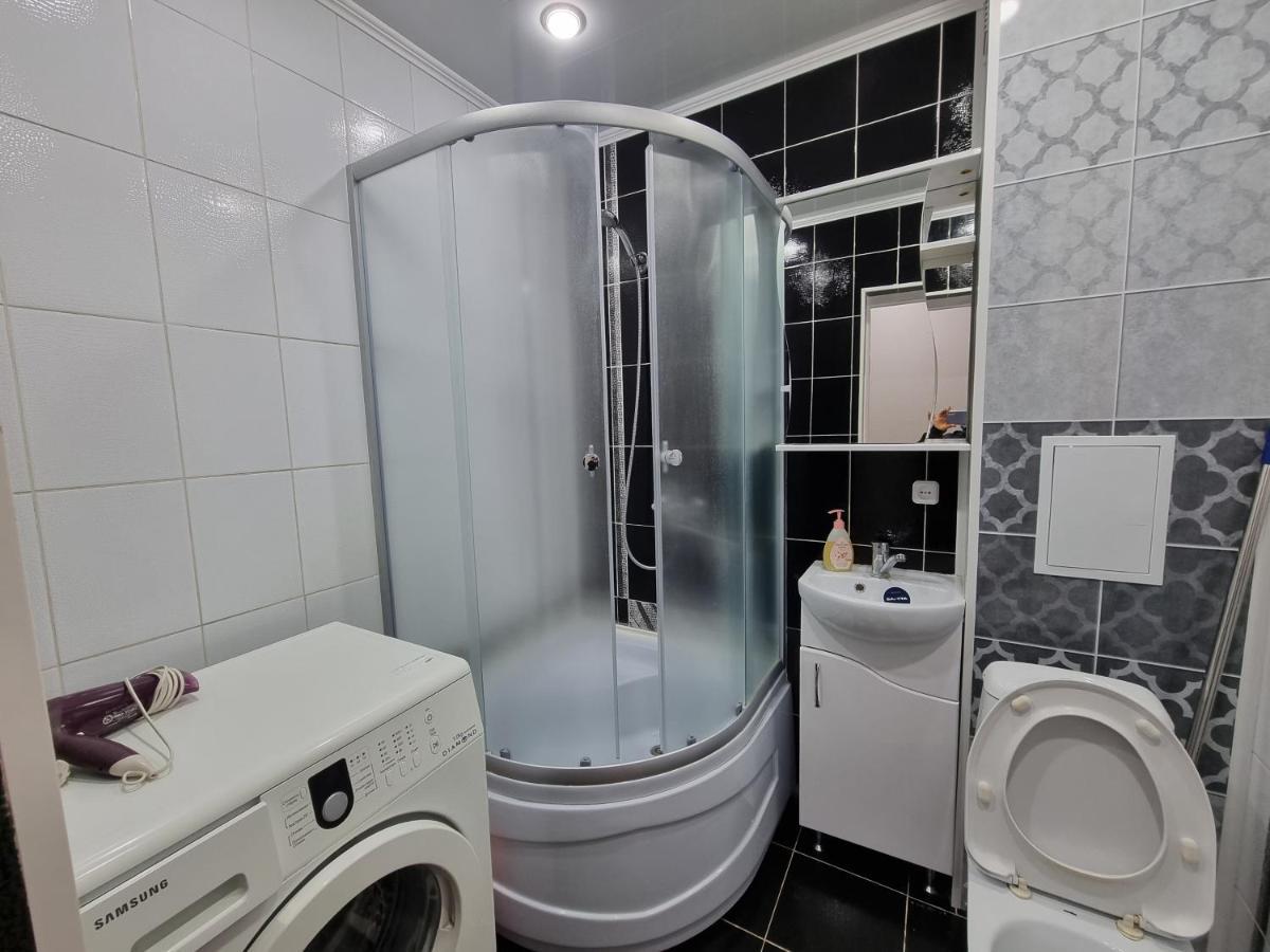 Посуточная Квартира На Мухита C Wi-Fi Uralsk Exterior photo