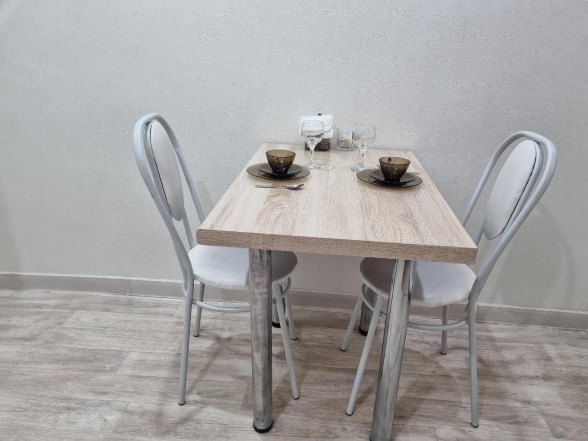 Посуточная Квартира На Мухита C Wi-Fi Uralsk Exterior photo